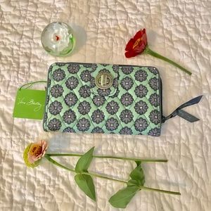 Vera Bradley Turnlock Wallet Nomadic Blossoms